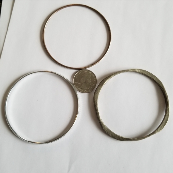 Three vintage bangle bracelets silver tone - Picture 7 of 10
